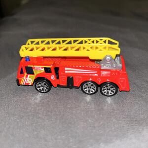 1982 Matchbox Fire Engine Truck With Yellow Ladder Damaged
